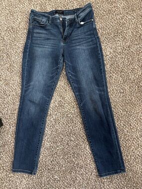 Judy Blue Mid-Wash Skinny Jeans in Indigo